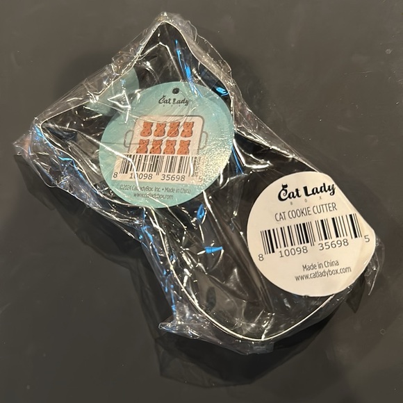 Cat Lady Box Cat Cookie Cutter NIP - Picture 2 of 2